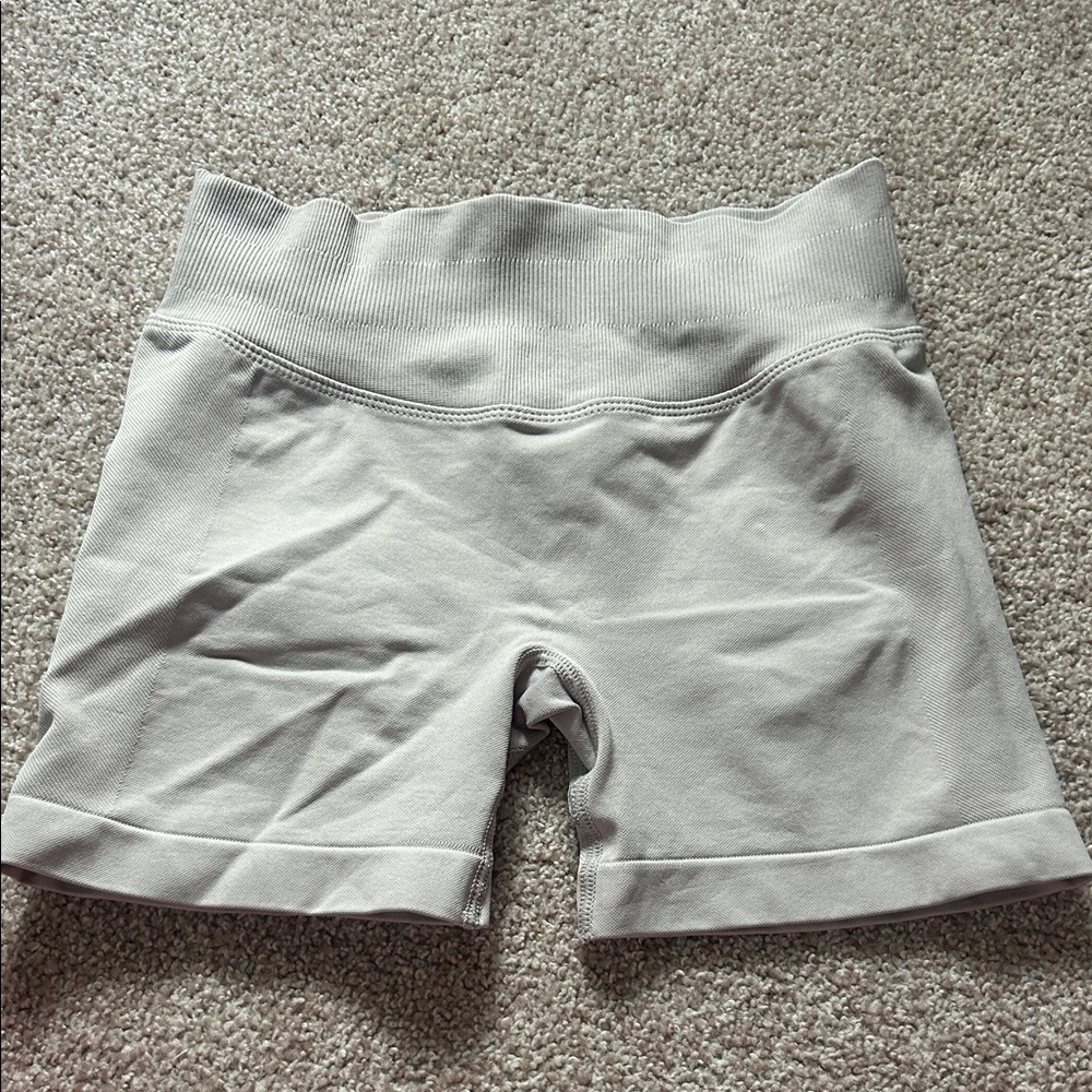 Coral Canton Women's Bike Shorts in Light Taupe